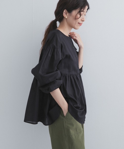 URBAN RESEARCH DOORS(アーバンリサーチドアーズ)の「コットンツイル2WAYギャザーブラウス(シャツ/ブラウス・レディース・ブラウン系その他/ボルドー/ブラック・FREE)」の4枚目の写真