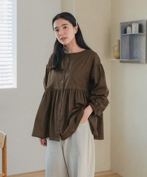 URBAN RESEARCH DOORS(アーバンリサーチドアーズ)の「コットンツイル2WAYギャザーブラウス(シャツ/ブラウス・レディース・ブラウン系その他/ボルドー/ブラック・FREE)」の15枚目の写真