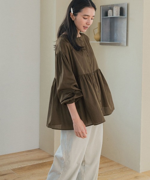URBAN RESEARCH DOORS(アーバンリサーチドアーズ)の「コットンツイル2WAYギャザーブラウス(シャツ/ブラウス・レディース・ブラウン系その他/ボルドー/ブラック・FREE)」の17枚目の写真