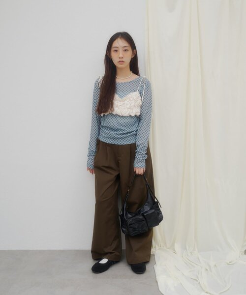 DISCOAT(ディスコート)の「【モード感をプラス◎】アウトポケットギャザーショルダーバッグ(ショルダーバッグ・レディース・ブラック/ブラウン/ボルドー・FREE)」の14枚目の写真