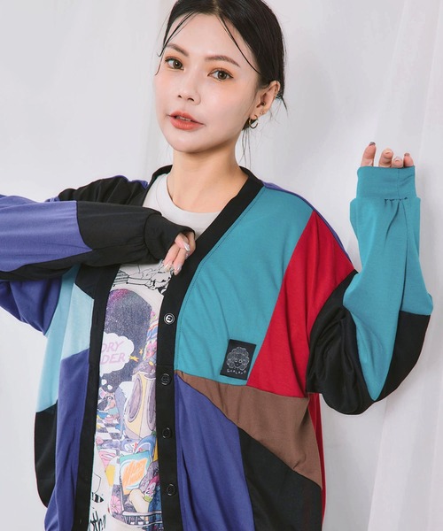 ScoLar(スカラー)の「163615:幾何学風 配色切替カーディガン(カーディガン/ボレロ・レディース・レッド/ブラック・M)」の6枚目の写真