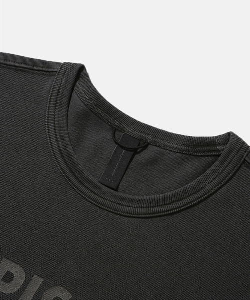 MOIF（モイフ）の「[AW26] ガーメントダイ L/S Tシャツ / チャコール（Tシャツ/カットソー・メンズ・その他・1(S)/2(M)/3(L)）」の3枚目の写真