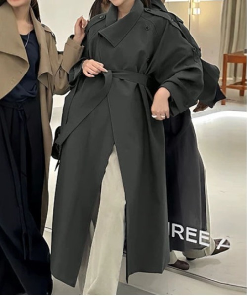 ＆soiree（アンドソワレ）の「ビックシルエットスタンドカラーダブルボタントレンチコート（トレンチコート・レディース・ベージュ/グレー・X-SMALL/LARGE/MEDIUM/SMALL）」の2枚目の写真