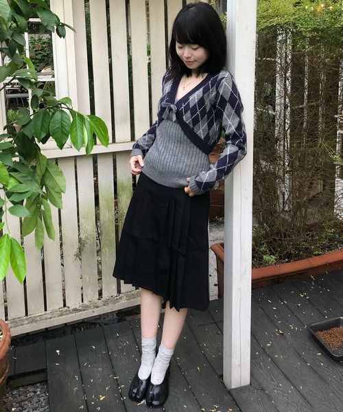 AsheKsha（アシクシャ）の「【セットアイテム】ダイヤ柄ショートカーディガン＋キャミソール 2 点セット V ネックリボン付き レディーストップス（ニット/セーター・レディース・ネイビー・M）」の5枚目の写真