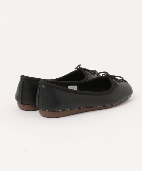 Clarks(クラークス)の「【Clarks】Freckle Ice(バレエシューズ・レディース・ブラック・22.5cm/25.0cm/23.0cm/23.5cm/24.0cm/24.5cm)」の2枚目の写真