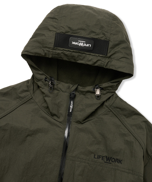 LIFE WORK(ライフワーク)の「フリースウォームフードジャケット(その他アウター・メンズ・ブラック/ダークカーキ・LARGE/MEDIUM)」の4枚目の写真