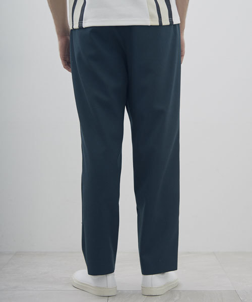 UNITED TOKYO（ユナイテッドトウキョウ）の「パイピングワイドパンツ（スラックス・メンズ・グリーン/レッド/ネイビー/キャメル・1/2/3）」の7枚目の写真