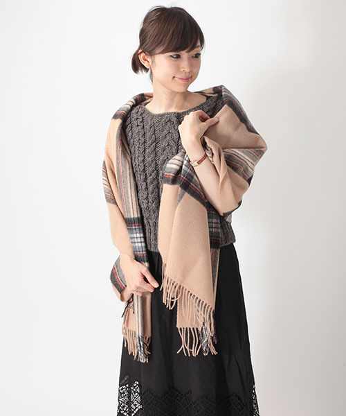 NANO universe（ナノユニバース）の「大判チェックストール（ストール/ショール・レディース・ベージュ/グリーン/ブラック/レッド・FREE）」の5枚目の写真