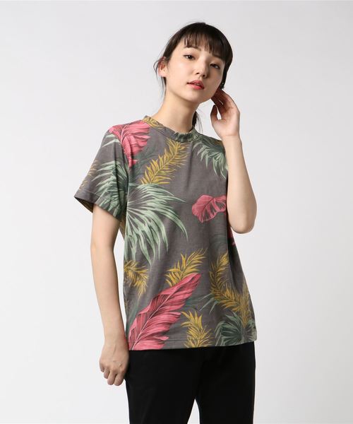 OLD BETTY'S（オールドベティーズ）の「Leaf Pattern Print T-shirts/ リーフ プリント Tシャツ（Tシャツ/カットソー・レディース・オフホワイト/スミクロ・36/38/40）」の4枚目の写真