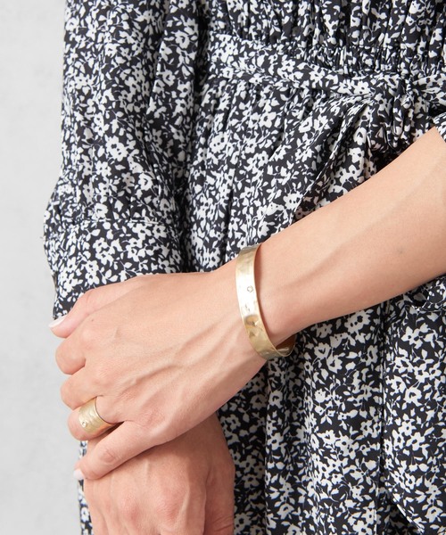 ear PAPILLONNER（イアパピヨネ）の「ヒトツブガラスブレスレット（ブレスレット・レディース・ゴールド・FREE）」の5枚目の写真