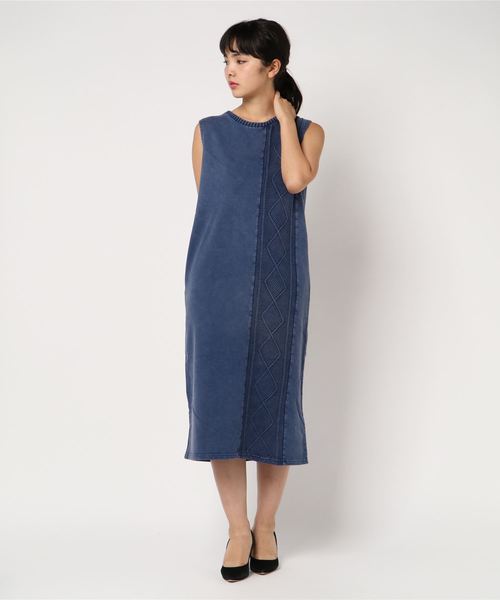 VENCEEXCHANGE（ヴァンスエクスチェンジ）の「ピグメントケーブルニットワンピース（ワンピース・レディース・オフホワイト/ブラック/ブルー・M）」の6枚目の写真