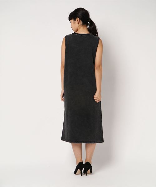 VENCEEXCHANGE（ヴァンスエクスチェンジ）の「ピグメントケーブルニットワンピース（ワンピース・レディース・オフホワイト/ブラック/ブルー・M）」の5枚目の写真