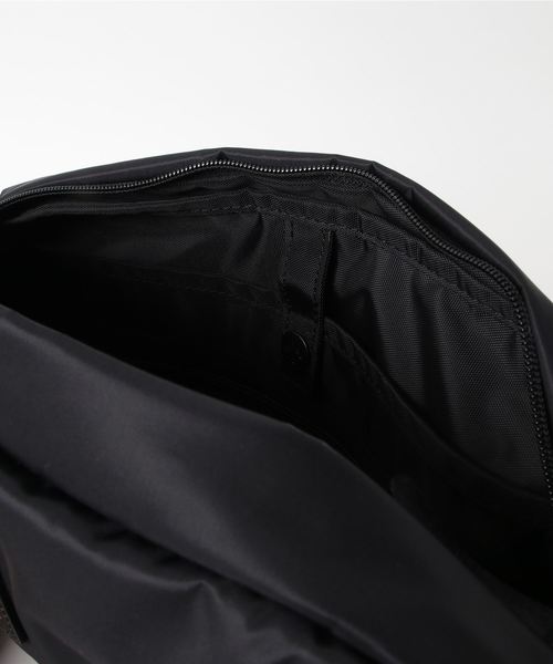 Manhattan Portage BLACK LABEL（マンハッタンポーテージ　ブラックレーベル）の「TWILL SHERMAN SQUARE BAG（ショルダーバッグ・メンズ・ブラック・SMALL）」の4枚目の写真