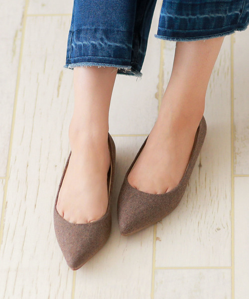 menue(メヌエ)の「ローヒール ポインテッドトゥ パンプス ふわもこver. ファーインソール 1cmヒール フラットパンプス(パンプス・レディース・ネイビー/ブラウン/グレー/グリーン/ダークグレー/フューシャピンク・22cm/22.5cm/23cm/23.5cm/24cm/24.5cm/25cm/25.5cm/26.0cm/21.5cm)」の4枚目の写真