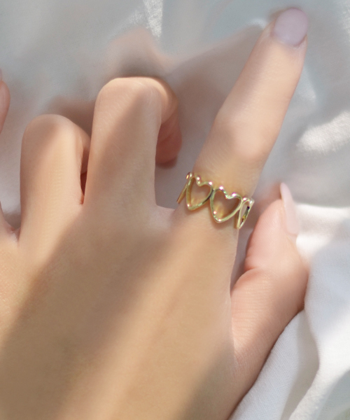 Fun & Daily（ファンアンドデイリー）の「F&D : フレームハートリング（リング・レディース・ゴールド・FREE）」の3枚目の写真