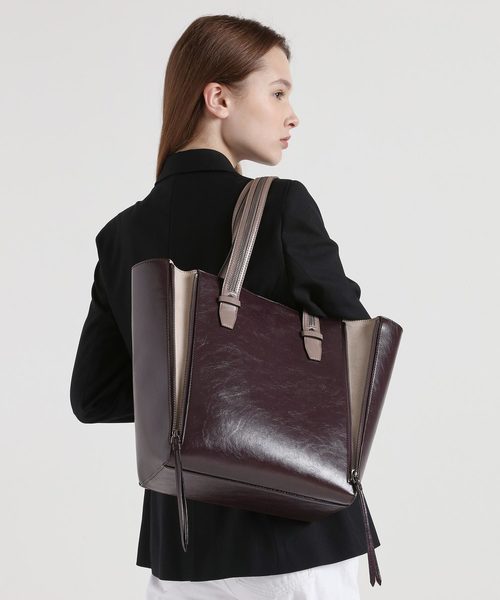 CHARLES & KEITH（チャールズ & キース）の「ダブルジッパー トートバッグ / Double Zipper Tote Bag（トートバッグ・レディース・ブラック/マルチ・L）」の8枚目の写真