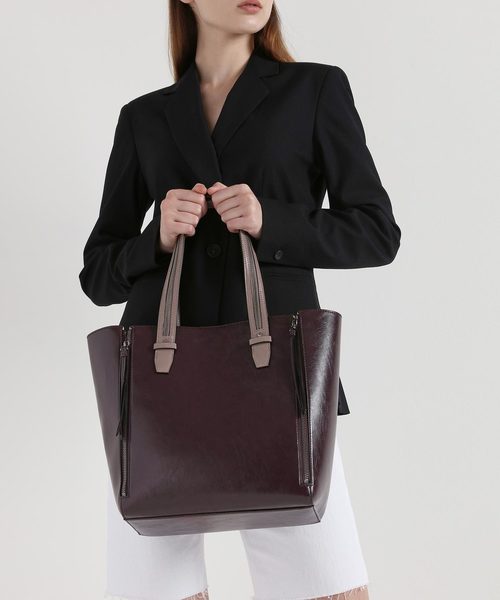 CHARLES & KEITH（チャールズ & キース）の「ダブルジッパー トートバッグ / Double Zipper Tote Bag（トートバッグ・レディース・ブラック/マルチ・L）」の5枚目の写真