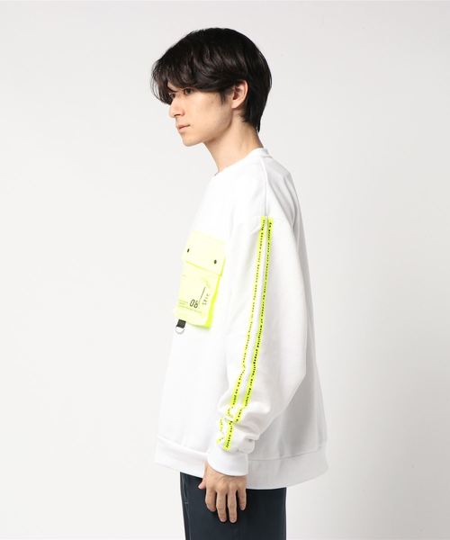 WEGO(ウィゴー)の「WEGO/カラーポケットロゴラインプルオーバースウェット(スウェット・メンズ・ホワイト/ブラック・MEDIUM/LARGE)」の3枚目の写真