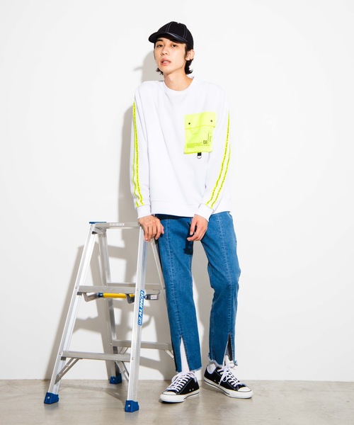 WEGO(ウィゴー)の「WEGO/カラーポケットロゴラインプルオーバースウェット(スウェット・メンズ・ホワイト/ブラック・MEDIUM/LARGE)」の13枚目の写真