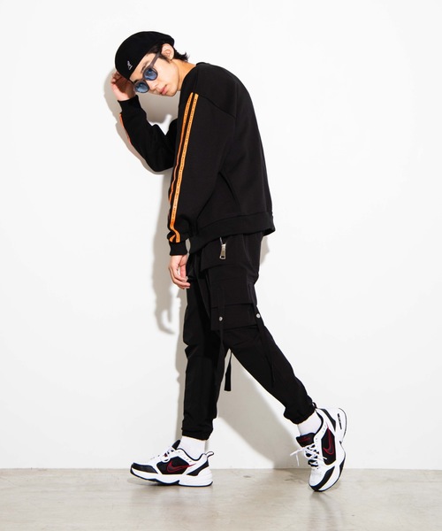 WEGO(ウィゴー)の「WEGO/カラーポケットロゴラインプルオーバースウェット(スウェット・メンズ・ホワイト/ブラック・MEDIUM/LARGE)」の8枚目の写真