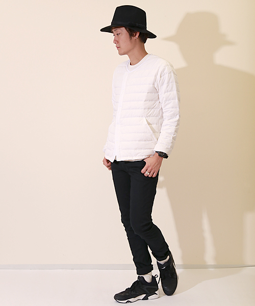 And A（アンドエー）の「ノーカラーライトダウンジャケット（ダウンジャケット/コート・メンズ・ホワイト/ブラック・40/42/44）」の16枚目の写真