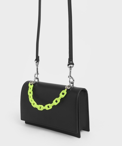 CHARLES & KEITH(チャールズ & キース)の「チェーン トップハンドルバッグ / Chain Top Handle Bag(ハンドバッグ・レディース・ブラック/イエロー系その他/ライトピンク/ブルー系その他2/グレー・S)」の7枚目の写真