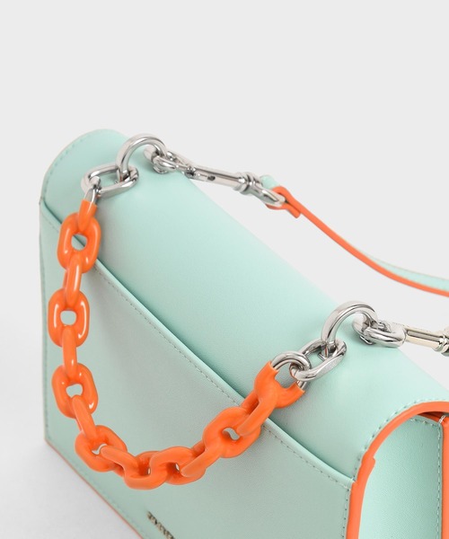 CHARLES & KEITH(チャールズ & キース)の「チェーン トップハンドルバッグ / Chain Top Handle Bag(ハンドバッグ・レディース・ブラック/イエロー系その他/ライトピンク/ブルー系その他2/グレー・S)」の13枚目の写真