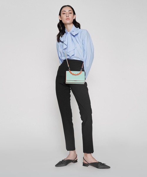 CHARLES & KEITH(チャールズ & キース)の「チェーン トップハンドルバッグ / Chain Top Handle Bag(ハンドバッグ・レディース・ブラック/イエロー系その他/ライトピンク/ブルー系その他2/グレー・S)」の15枚目の写真