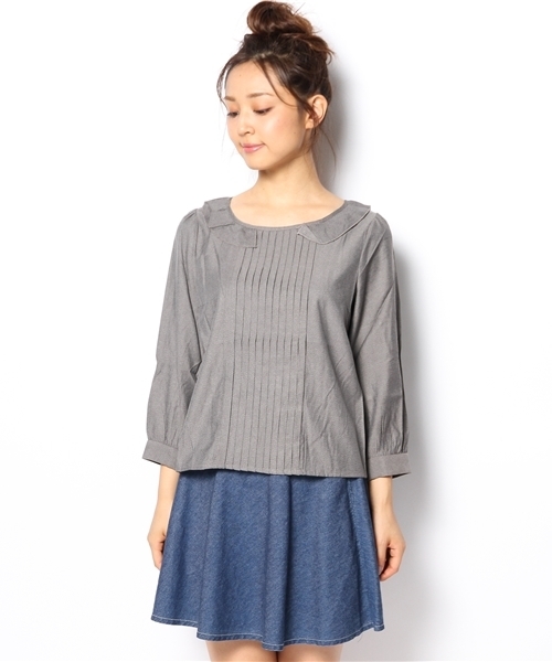 mystic(ミスティック)の「襟付きタックブラウス(シャツ/ブラウス・レディース・オフホワイト/ブルー/グレー・フリ-)」の4枚目の写真