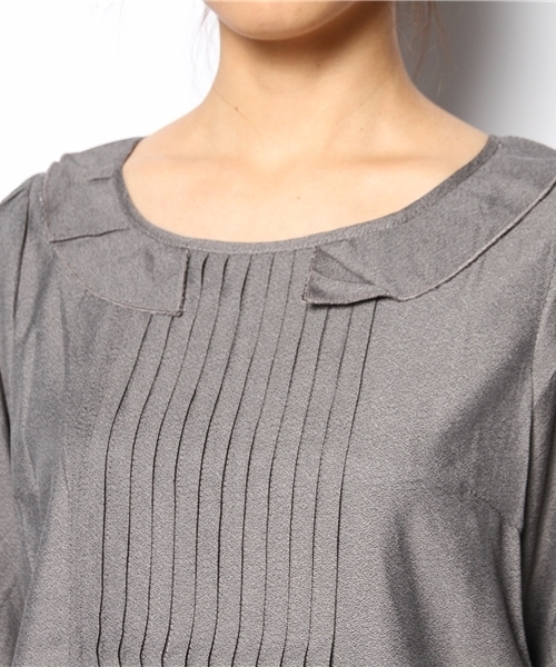 mystic(ミスティック)の「襟付きタックブラウス(シャツ/ブラウス・レディース・オフホワイト/ブルー/グレー・フリ-)」の7枚目の写真