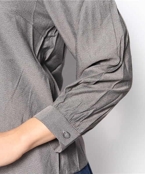 mystic(ミスティック)の「襟付きタックブラウス(シャツ/ブラウス・レディース・オフホワイト/ブルー/グレー・フリ-)」の8枚目の写真