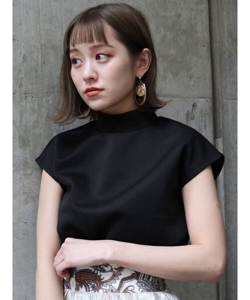 MURUA(ムルーア)の「ボンディングフレンチスリーブトップス(Tシャツ/カットソー・レディース・ブラック/モカ/ホワイト/ライトブルー・FREE)」の2枚目の写真