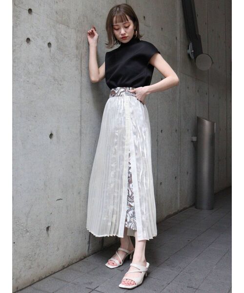 MURUA(ムルーア)の「ボンディングフレンチスリーブトップス(Tシャツ/カットソー・レディース・ブラック/モカ/ホワイト/ライトブルー・FREE)」の9枚目の写真