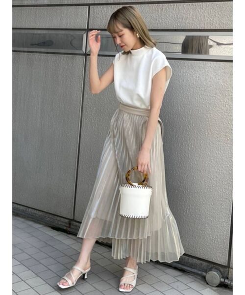 MURUA(ムルーア)の「ボンディングフレンチスリーブトップス(Tシャツ/カットソー・レディース・ブラック/モカ/ホワイト/ライトブルー・FREE)」の15枚目の写真