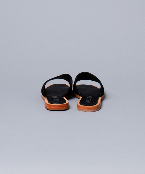 SOL SANA（ソルサナ）の「【 SOLSANA / ソルサナ】 Madonna Slide Flat Sandals /マドンナ スライド フラット サンダル（サンダル・レディース・ブラック/ブラウン・38/36/37）」の3枚目の写真