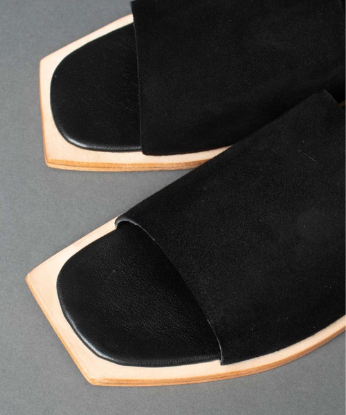 SOL SANA（ソルサナ）の「【 SOLSANA / ソルサナ】 Madonna Slide Flat Sandals /マドンナ スライド フラット サンダル（サンダル・レディース・ブラック/ブラウン・38/36/37）」の7枚目の写真