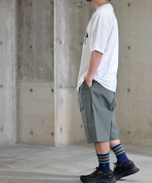 JOHN'S CLOSET（ジョンズクローゼット）の「【12】〔THE BEATLES/ザ・ビートルズ〕BEATLES HELPオーバーサイズTシャツ（Tシャツ/カットソー・メンズ・オフホワイト/チャコール・MEDIUM/LARGE）」の16枚目の写真