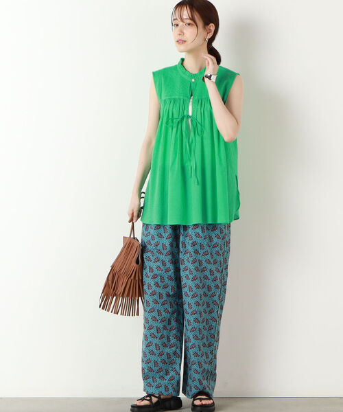 Rie Miller（リエミラー）の「ミラクルウェーブスタンドフリル2WAYブラウス（シャツ/ブラウス・レディース・レッド/オフホワイト/グリーン・38）」の6枚目の写真