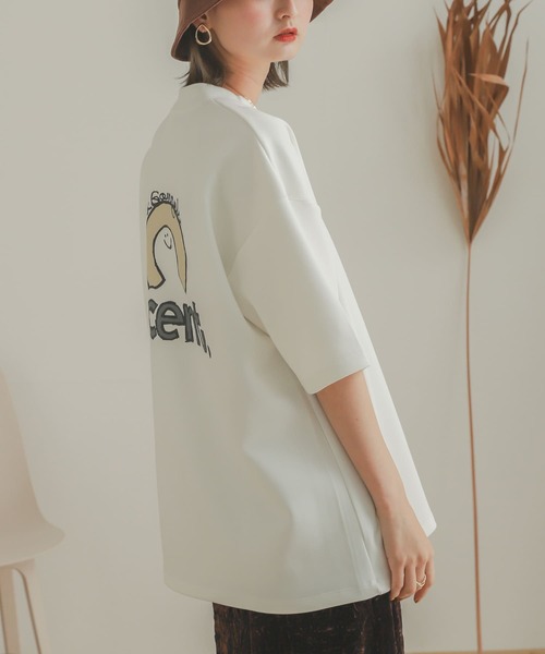 Mark Gonzales（マーク・ゴンザレス）の「『別注』Mark Gonzales × SOP　マークゴンザレスTシャツ(5分袖)（Tシャツ/カットソー・メンズ・ホワイト/チャコールグレー/ベージュ/オフホワイト/ダークグレー/ライトベージュ/パープル/パープル系その他・MEDIUM/LARGE）」の2枚目の写真