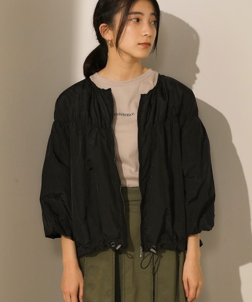 Bou Jeloud(ブージュルード)の「ワッシャータフタ シャーリングジャケット(ブルゾン・レディース・ブラック/カーキ/マスタード・38)」の2枚目の写真