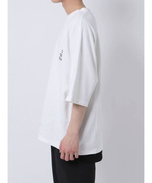 COTORICA（コトリカ）の「エンブロイダリースーパールーズT（Tシャツ/カットソー・メンズ・オフホワイト/マスタード/ブラック・LARGE/MEDIUM）」の6枚目の写真