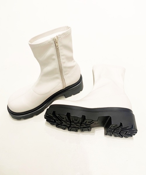 SPINNS（スピンズ）の「【BEST HITアイテム】ストレッチ厚底ショートブーツ（ブーツ・レディース・ブラック/アイボリー/ホワイト・LL/M/L）」の8枚目の写真