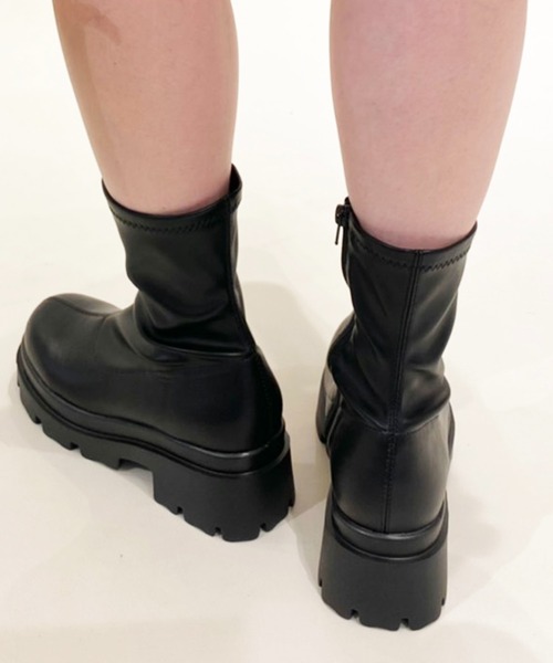 SPINNS（スピンズ）の「【BEST HITアイテム】ストレッチ厚底ショートブーツ（ブーツ・レディース・ブラック/アイボリー/ホワイト・LL/M/L）」の10枚目の写真