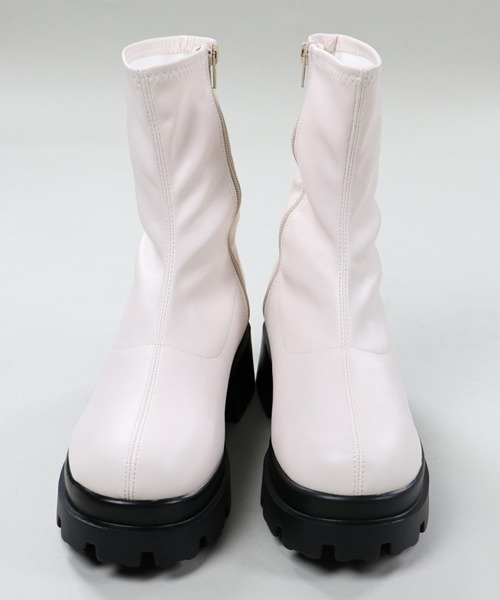 SPINNS（スピンズ）の「【BEST HITアイテム】ストレッチ厚底ショートブーツ（ブーツ・レディース・ブラック/アイボリー/ホワイト・LL/M/L）」の16枚目の写真