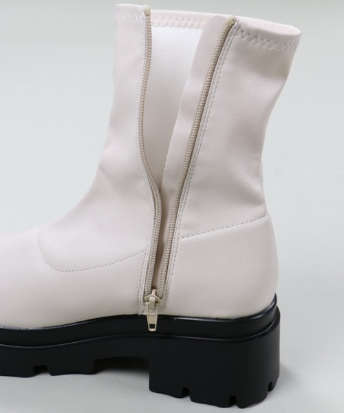 SPINNS（スピンズ）の「【BEST HITアイテム】ストレッチ厚底ショートブーツ（ブーツ・レディース・ブラック/アイボリー/ホワイト・LL/M/L）」の20枚目の写真