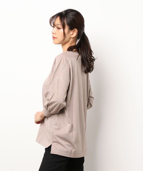 Samansa Mos2 blue(サマンサモスモスブルー)の「ロゴドルマンTシャツ(Tシャツ/カットソー・レディース・ライトベージュ/モカ/チャコール・フリ-)」の4枚目の写真