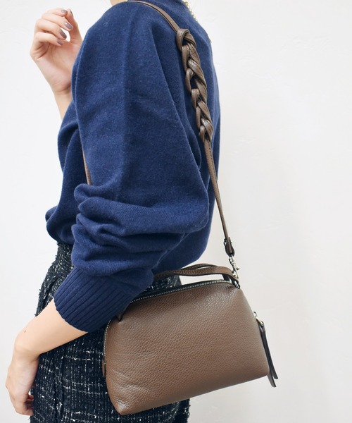 La TOTALITE(ラトータリテ)の「【GIANNI CHIARINI/ジャン二 キアリー二】ALIFA◆(ショルダーバッグ・レディース・チョコ/ベージュ系その他・FREE)」の1枚目の写真