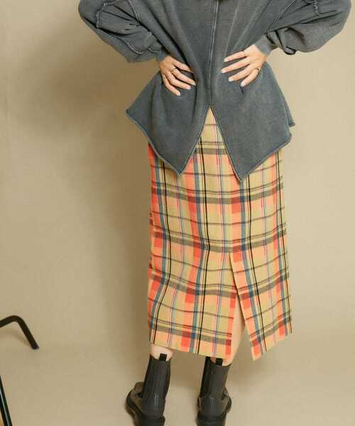 KBF（ケイビーエフ）の「チェックIラインミディスカート（スカート・レディース・ブルー系その他/イエロー系その他/ベージュ系その他・ONE）」の22枚目の写真