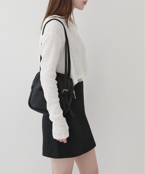 by muni:r(バイ ムニール)の「バックルスクエアミニショルダーバッグ(ショルダーバッグ・レディース・ブラック/ブラウン/アイボリー・ONE SIZE)」の9枚目の写真