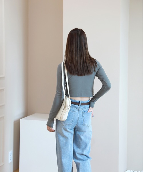 by muni:r(バイ ムニール)の「バックルスクエアミニショルダーバッグ(ショルダーバッグ・レディース・ブラック/ブラウン/アイボリー・ONE SIZE)」の8枚目の写真